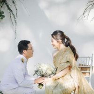 พลอย พลอยลดา profile icon