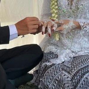 Ruri Lusiyanti profile icon