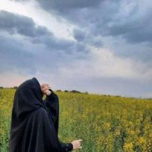 Dewi Komalasari profile icon