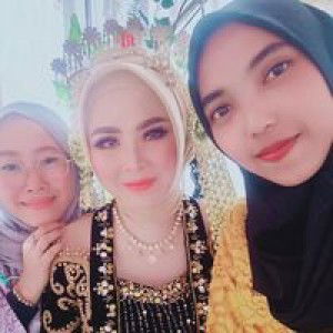 Sri Wahyuni profile icon