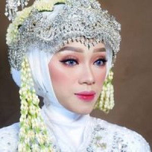 Indah Fitriani profile icon