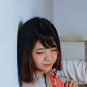 Putri Dewi Purnamasari profile icon