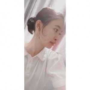 Indah Kurnia profile icon