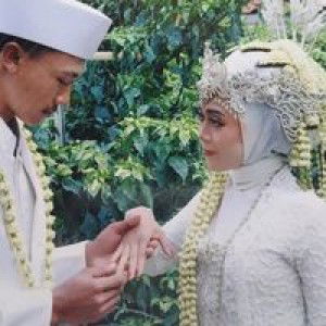 Rena Risnawati profile icon