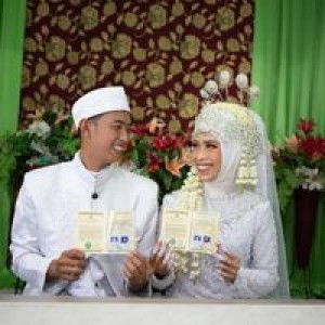 Putrii Yulianaa profile icon