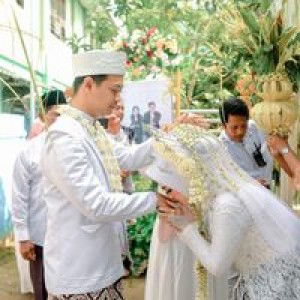 Eka Danny Pertiwi profile icon