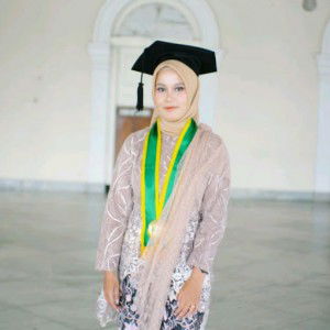 Dwi Fitri Rahmawati profile icon