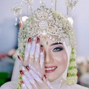 Ria Anggraini profile icon