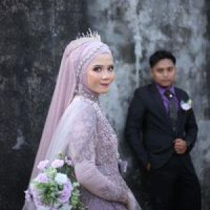 Dewi Nursinta profile icon