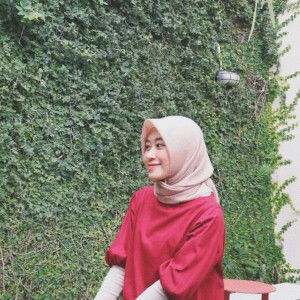 dwi ayu lestari profile icon