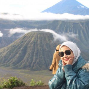 putri dewandaru profile icon