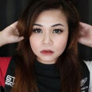 Alesya Lang profile icon