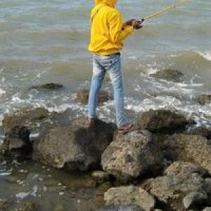 larassati perhatini profile icon