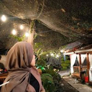 Ajeng Tiyas Pratiwii profile icon