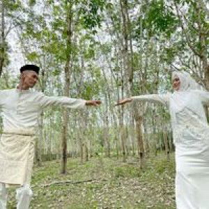 Nur Farhanim profile icon