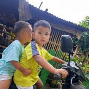 Emalyn Aguila profile icon