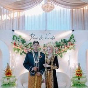 Dea Monica profile icon