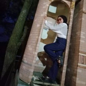 Hesti Permata profile icon