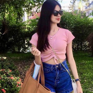 Reina Dacumos profile icon