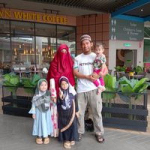 Nur Khairunnisa profile icon