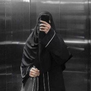 Lintia Dewi profile icon