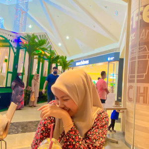 izy mzln profile icon