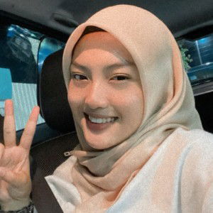 Nur Azlynn profile icon