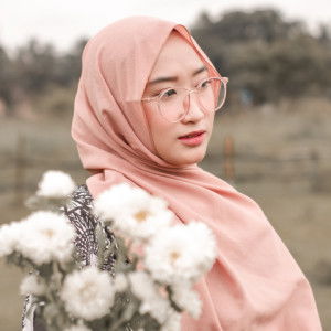 Desi Fitria Anggraini profile icon