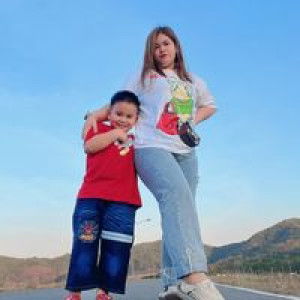 Momay Rachawadee profile icon