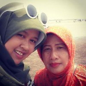 Santi Sulistiya profile icon