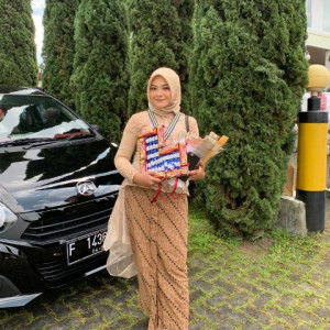 Alya Rahma Azahra profile icon