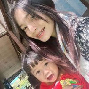 Aom Aem profile icon