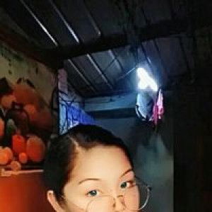 Ri She Lyn profile icon