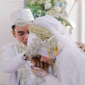 Tutik Astari profile icon