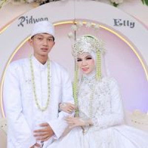 Elly Susanti profile icon