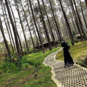 Ayu Andini profile icon