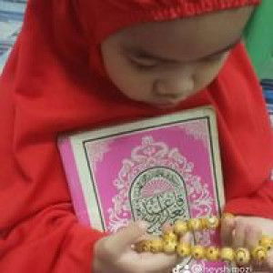 Rozainie Ismail profile icon