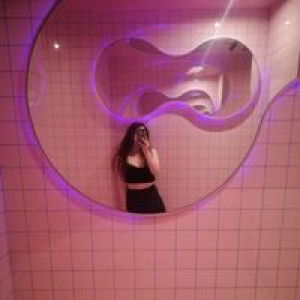 Lương Thuý Quỳnh profile icon