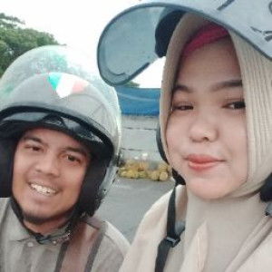 Reni Puspita sari profile icon