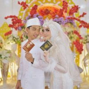 Dini Rifqi profile icon