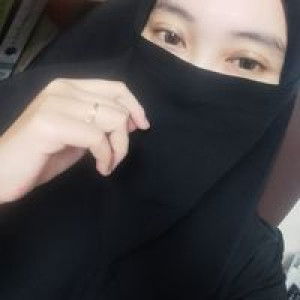 Chom Bee profile icon