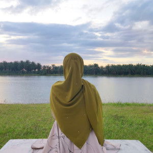 Nadhirah Nazmina profile icon