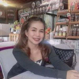 พลอย ชมพู profile icon