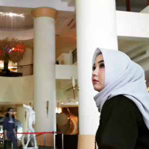 Laela Choirunnisa profile icon