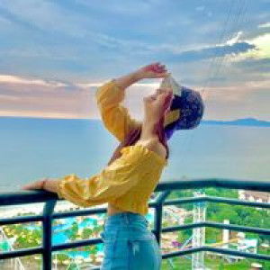 Bella Cholchira profile icon