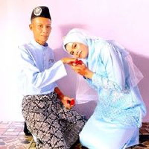 Wanie Ayunie profile icon