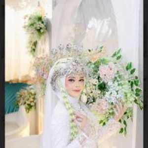 Via Indah Noviyanti profile icon