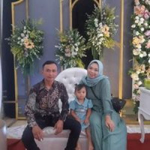 Indah Indah Az-zahra profile icon