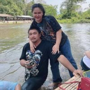 ต้น กะ อุ้ม profile icon