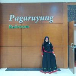 Indah Sugiarty profile icon